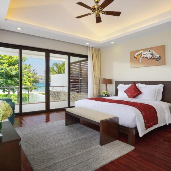 3-bedroom villa largoon vinpearl luxury da nang (1)