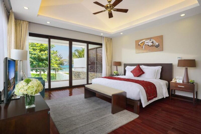 3-bedroom villa largoon vinpearl luxury da nang (1)