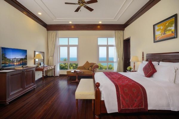 Panoramic View Room Vinpearl Luxury Da Nang (4)