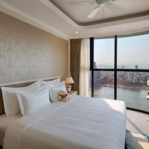 Suite Panoramic River View Vinpearl Riverfront Danang (1)