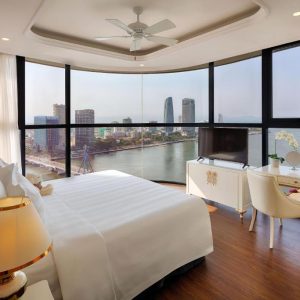 Suite Panoramic River View Vinpearl Riverfront Danang (4)