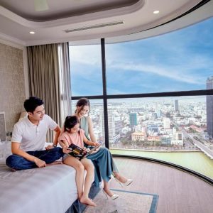 Suite Panoramic River View Vinpearl Riverfront Danang (1)