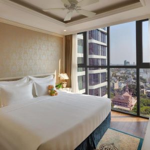 Vinpearl Riverfront Danang Suite Room (2)