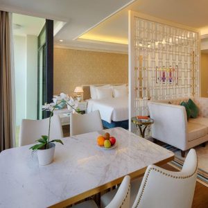 melia vinpearl riverfront da nang junior suite room (1)